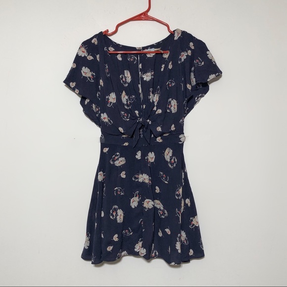 Urban Outfitters Floral Romper - Picture 2 of 11